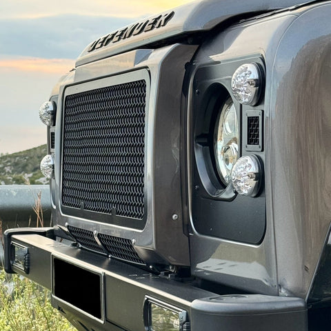 Land Rover Custom Defender with Luxury Options Land Rover Custom Defender with Luxury Options